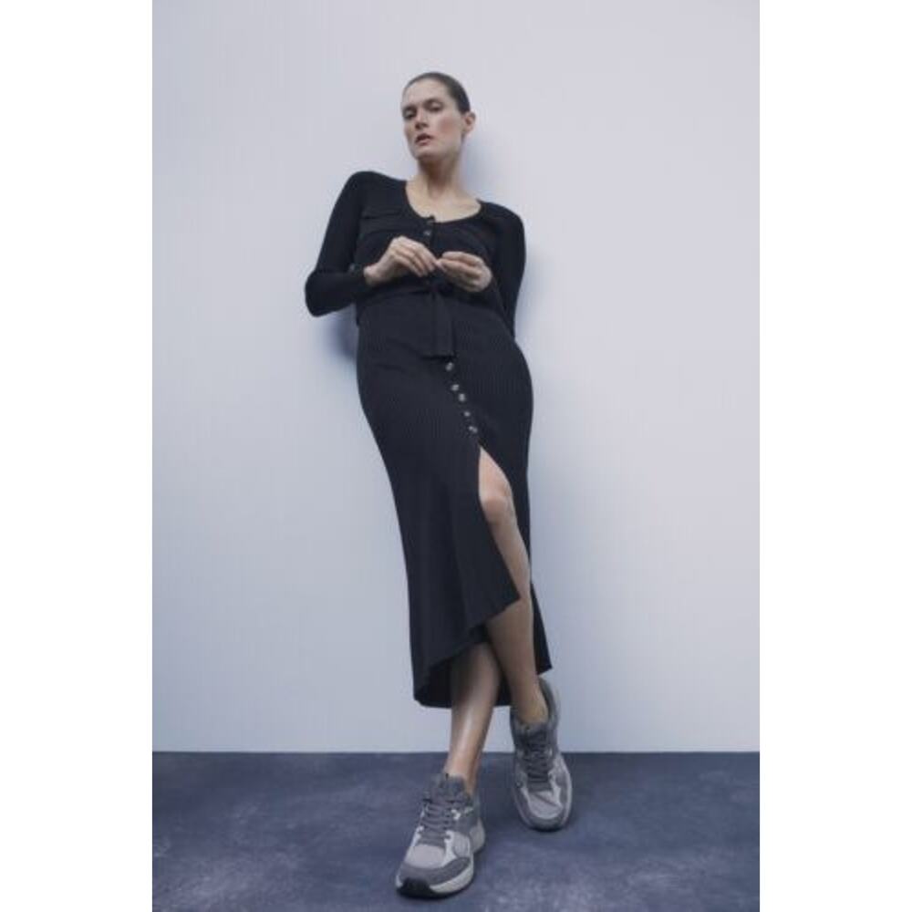 Zara Black Ribbed Knit Button Front Midi Pocket Dress - Picture 2 of 12